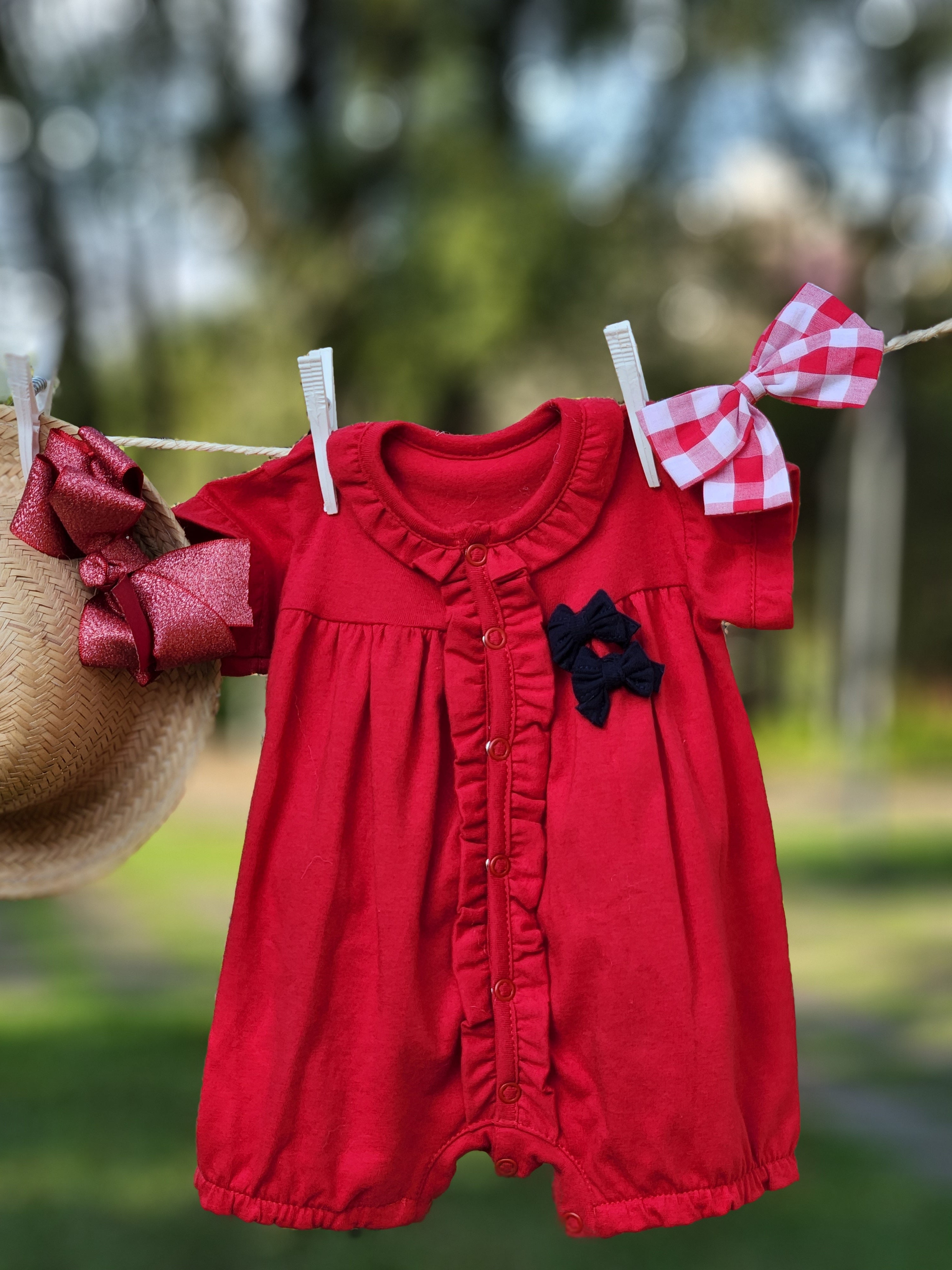 Macacão Curto Vermelho Babados