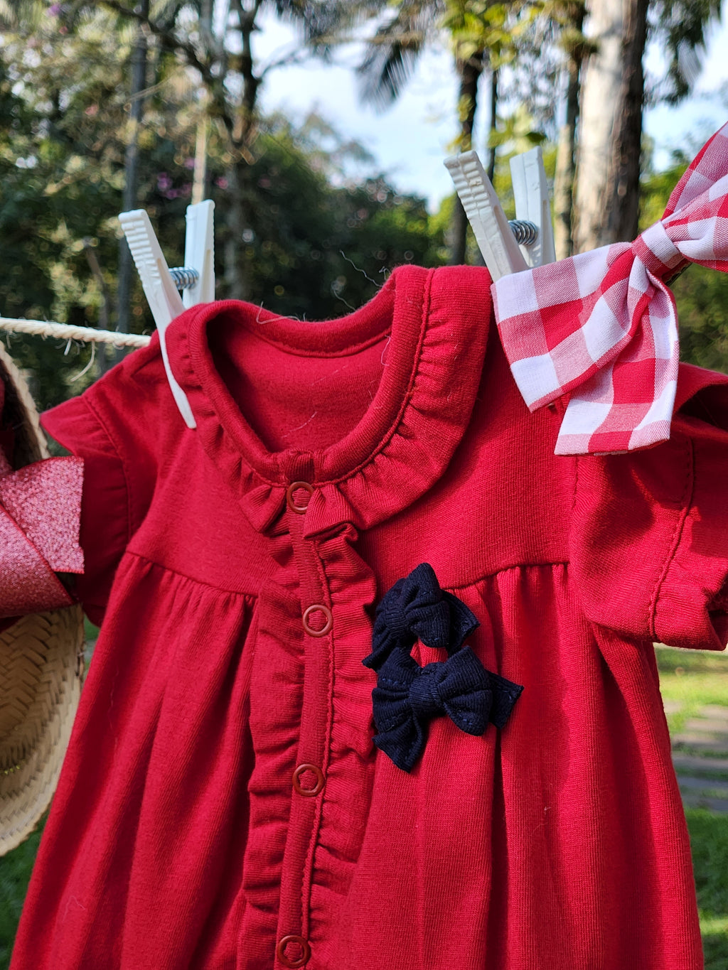 Macacão Curto Vermelho com Babados | 100% Algodão Sustentável | P, M, G e GG