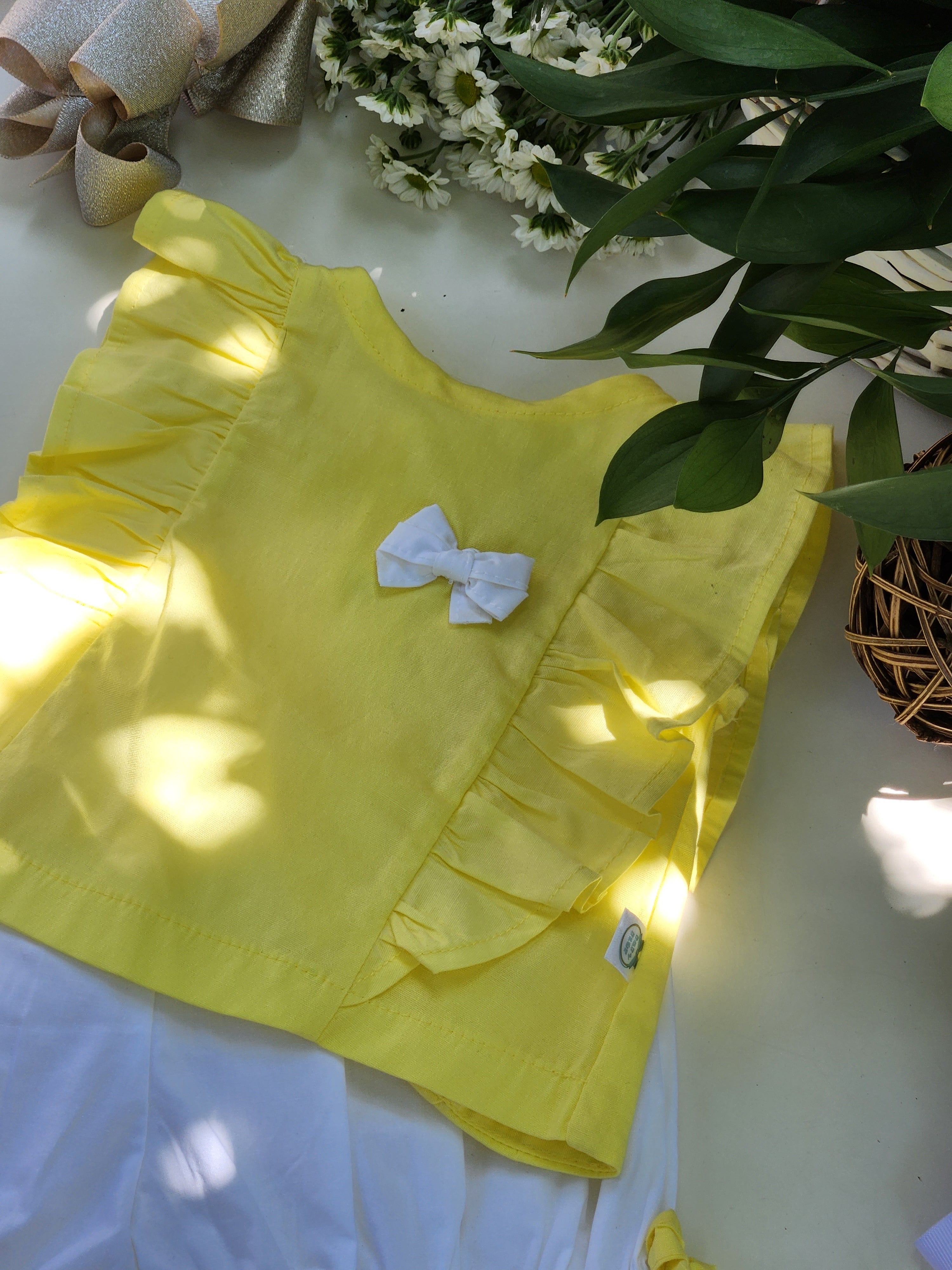 Conjunto Bata Amarela babado