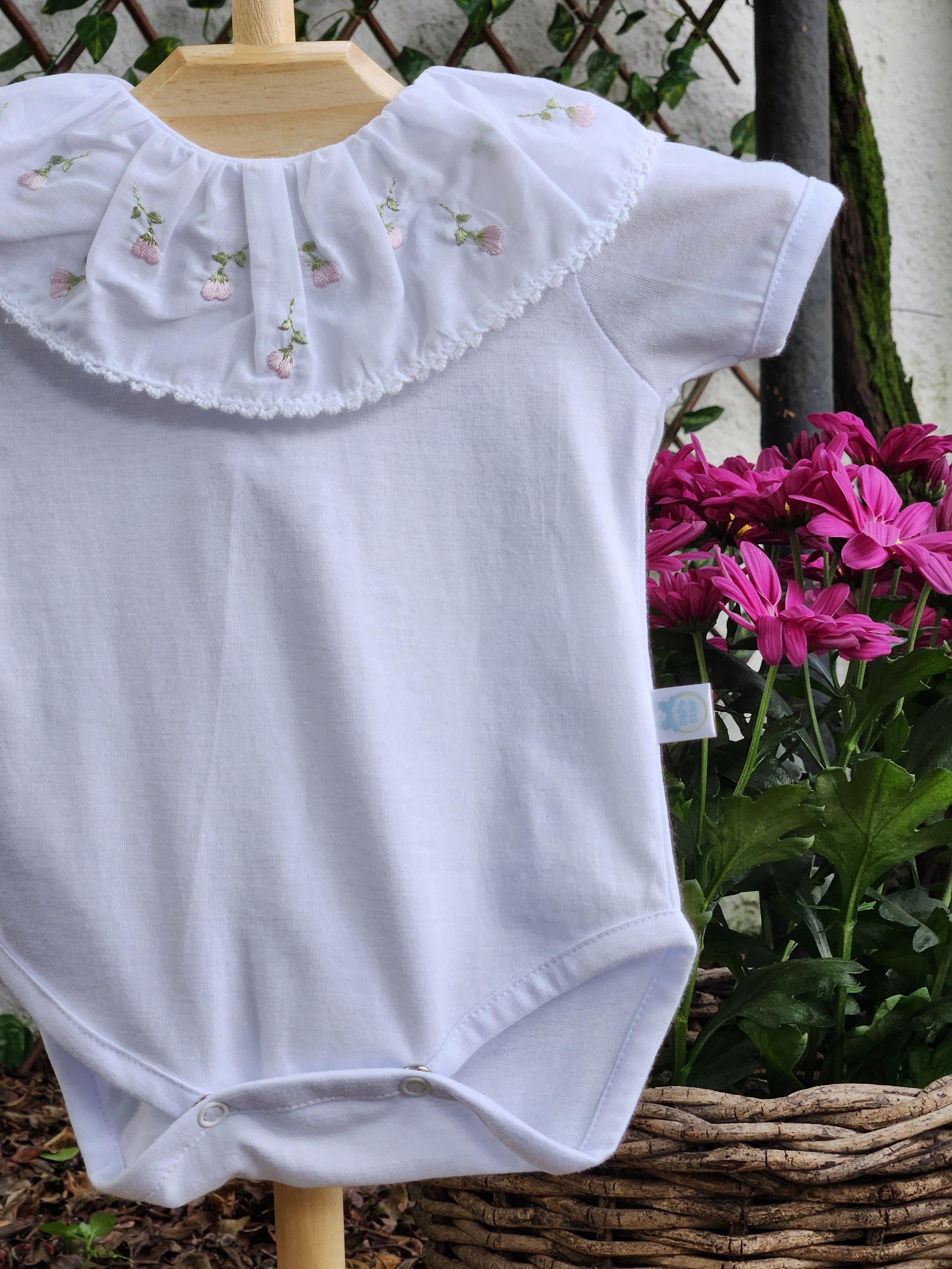 Body Gola  Flor Manga Curta