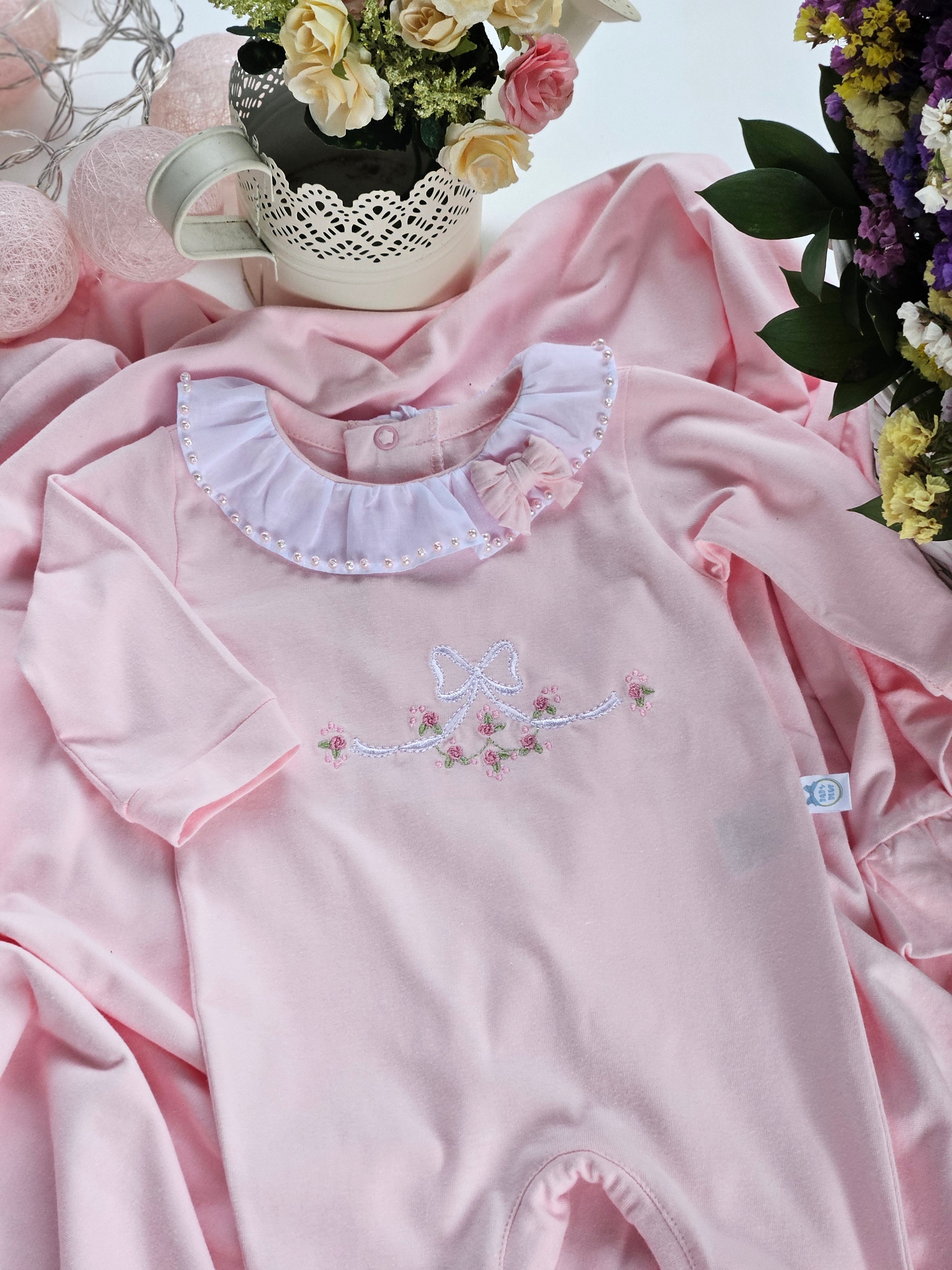 Macacão Longo Rosa Laço e Rosinhas