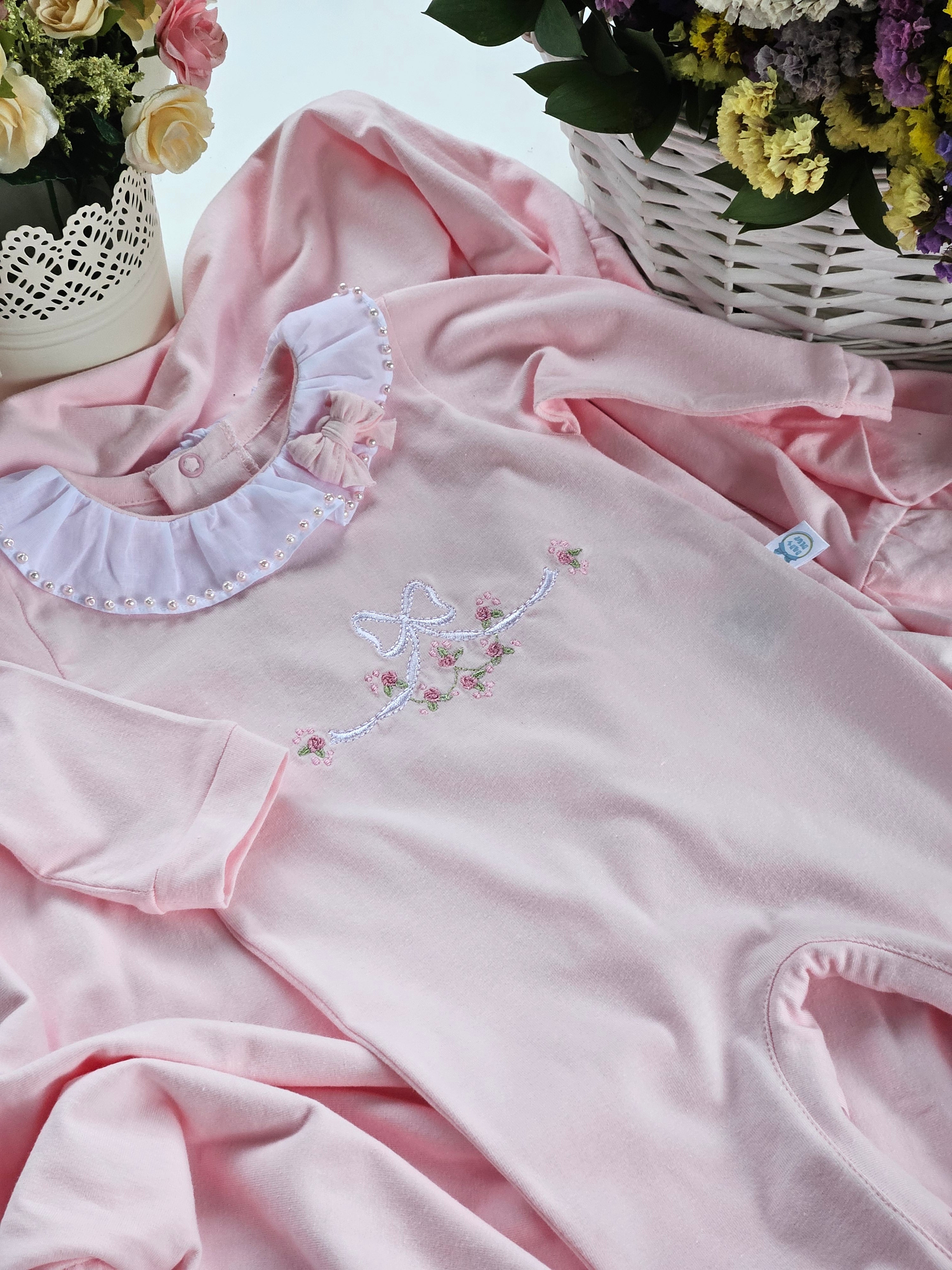 Macacão Longo Rosa Laço e Rosinhas