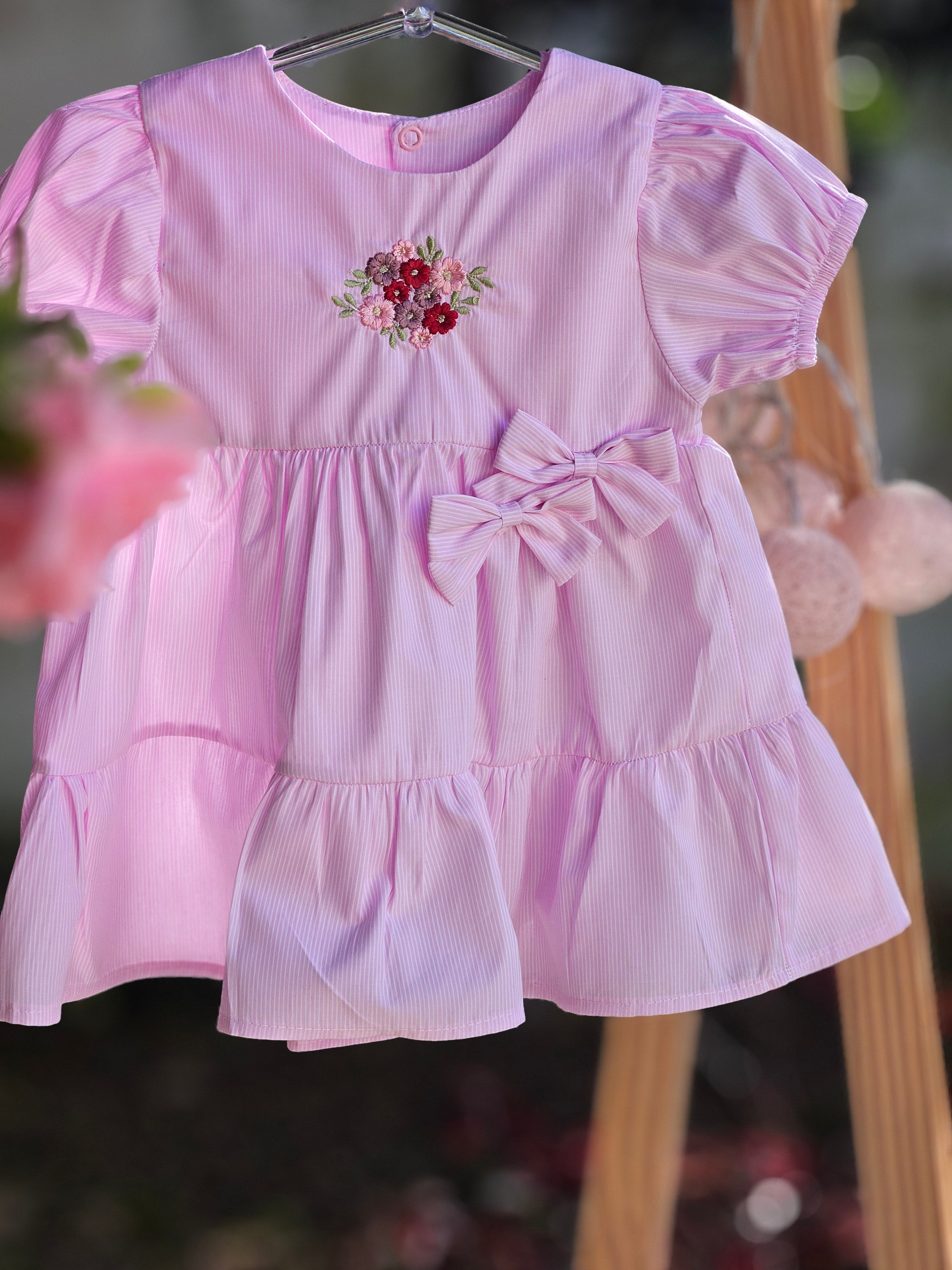 Vestido Listrado Rosa Dois Laços
