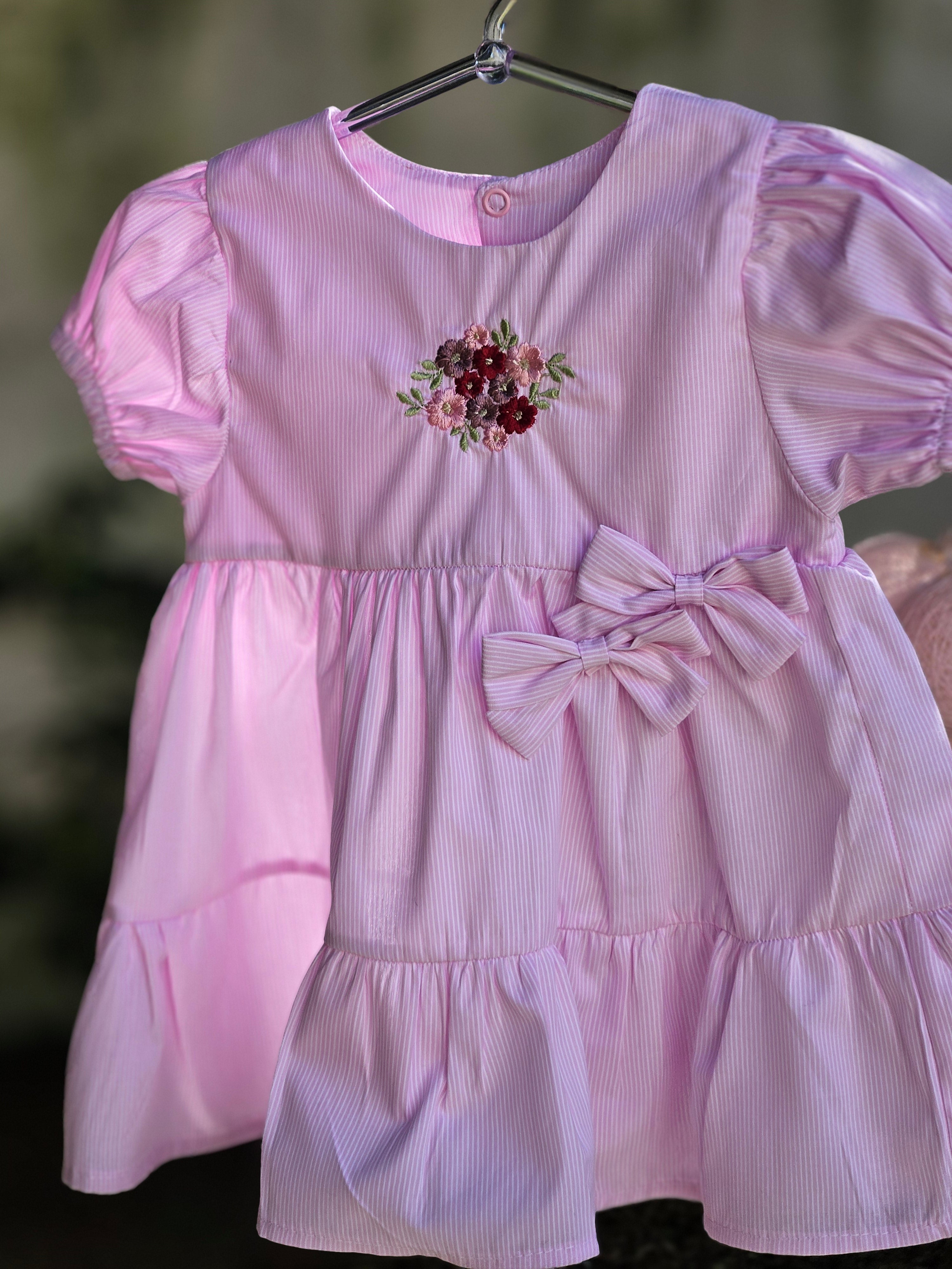 Vestido Listrado Rosa Dois Laços