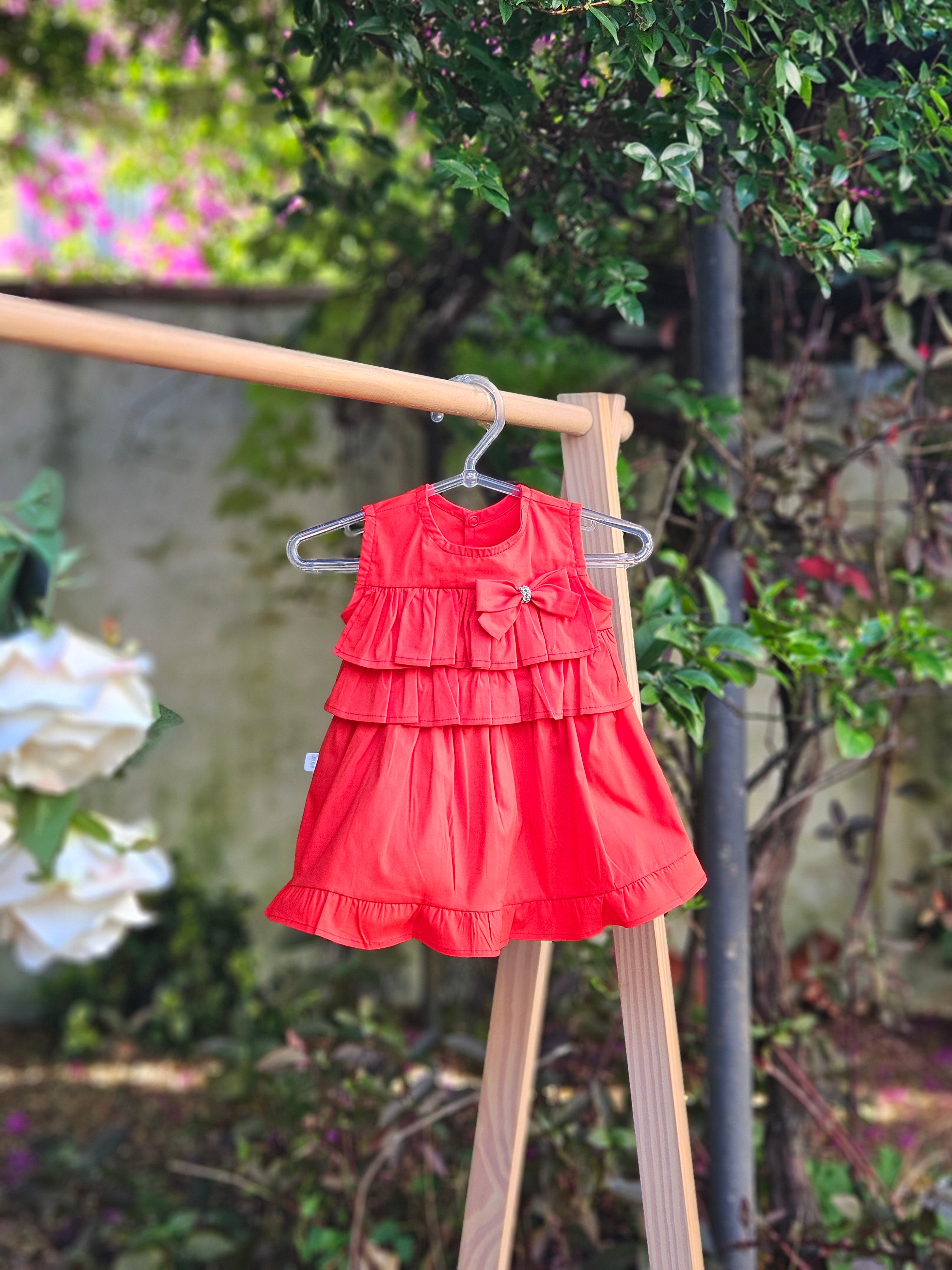 Vestido Vetrmelho Babados e Laço