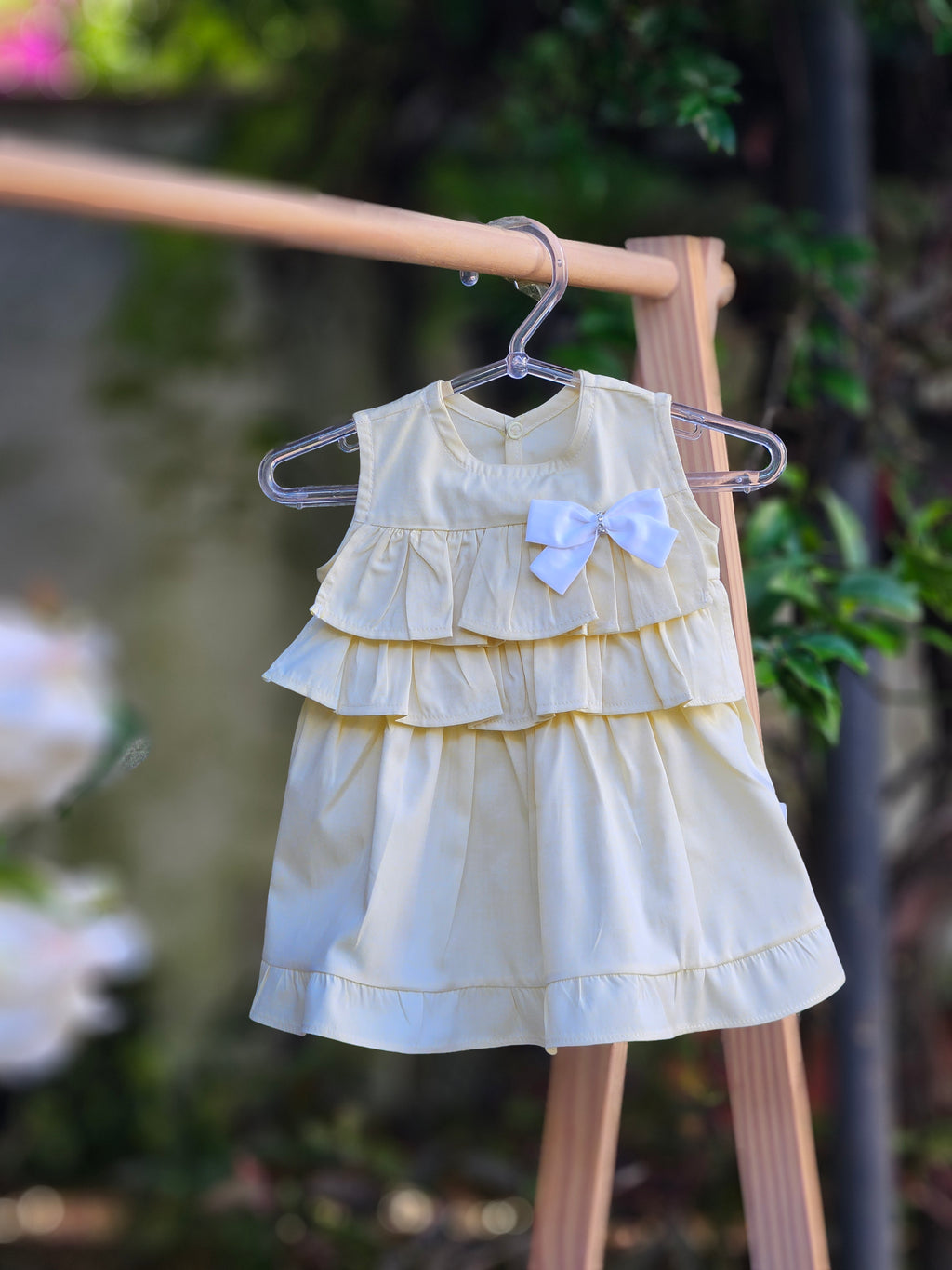 Vestido Baunilha Babados e Laço