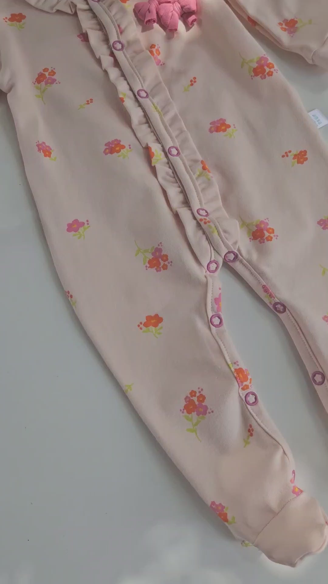 Macacão Longo Algodão Sustentável Abertura Frontal Salmão Flores